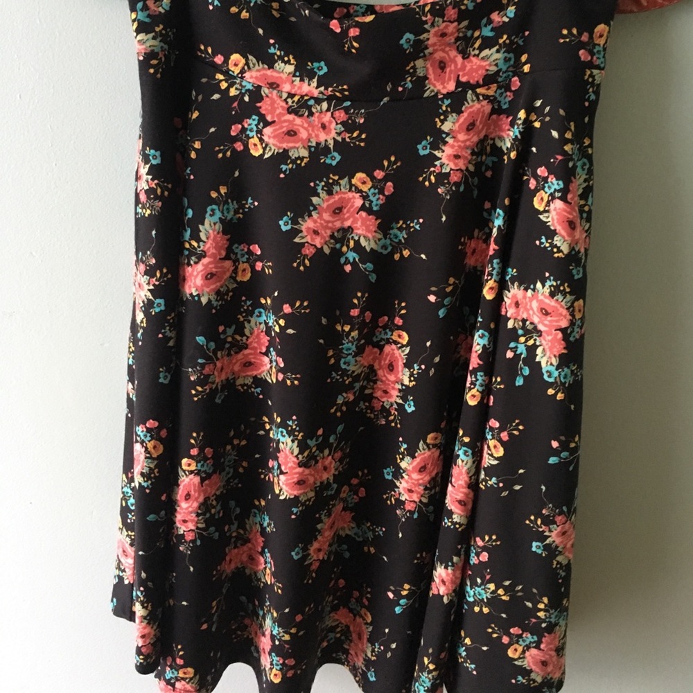 Agnes & Dora MIDI Skirt